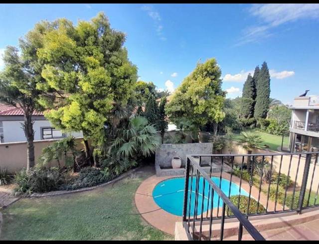 4 BEDROOM HOUSE FOR SALE IN VAN RIEBEECK PARK